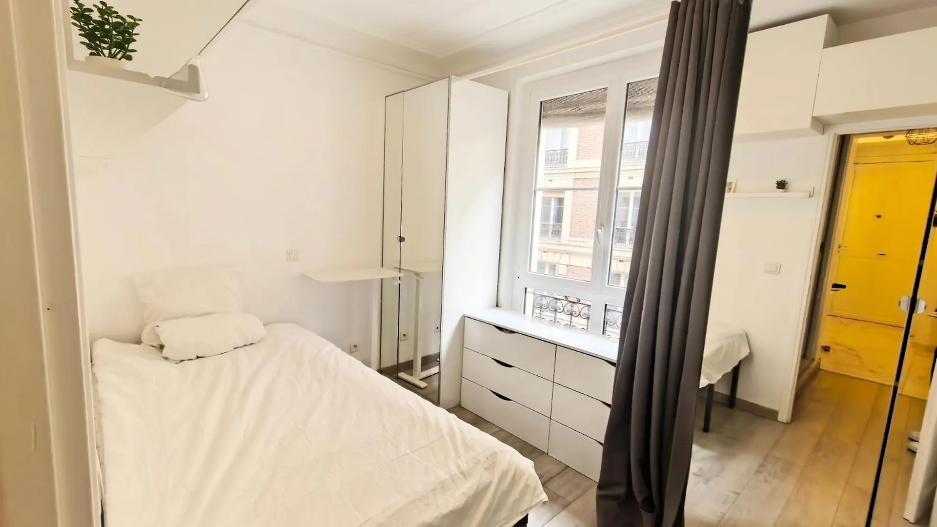 Marais Side Apartment Paris 11E 0*,  Fransa